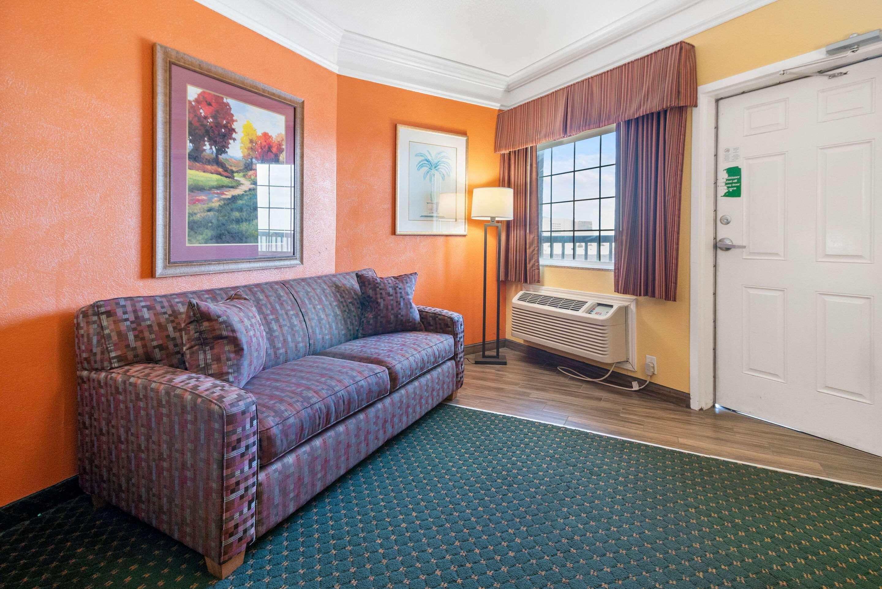 Quality Inn & Suites Galveston - Beachfront Buitenkant foto