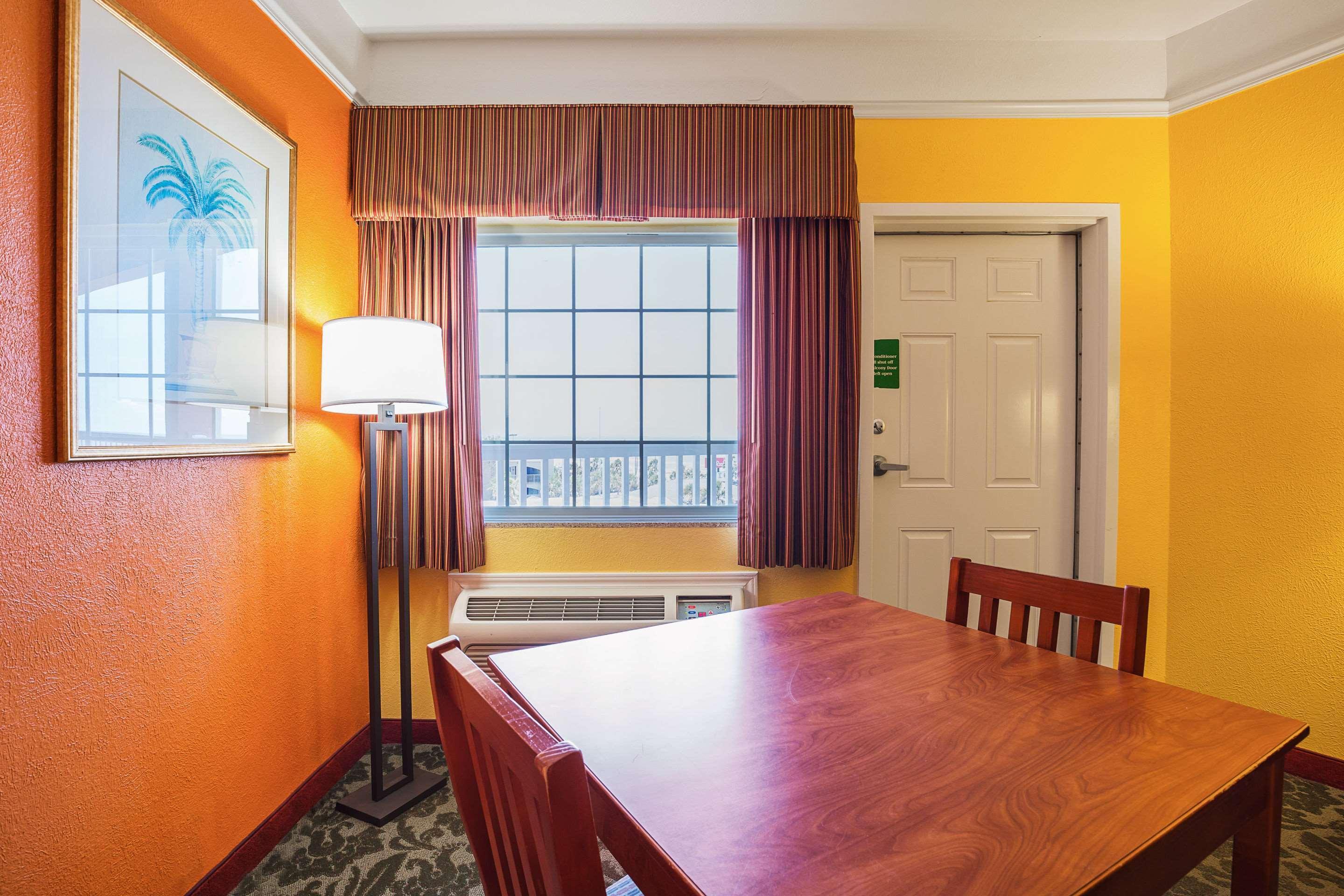 Quality Inn & Suites Galveston - Beachfront Buitenkant foto