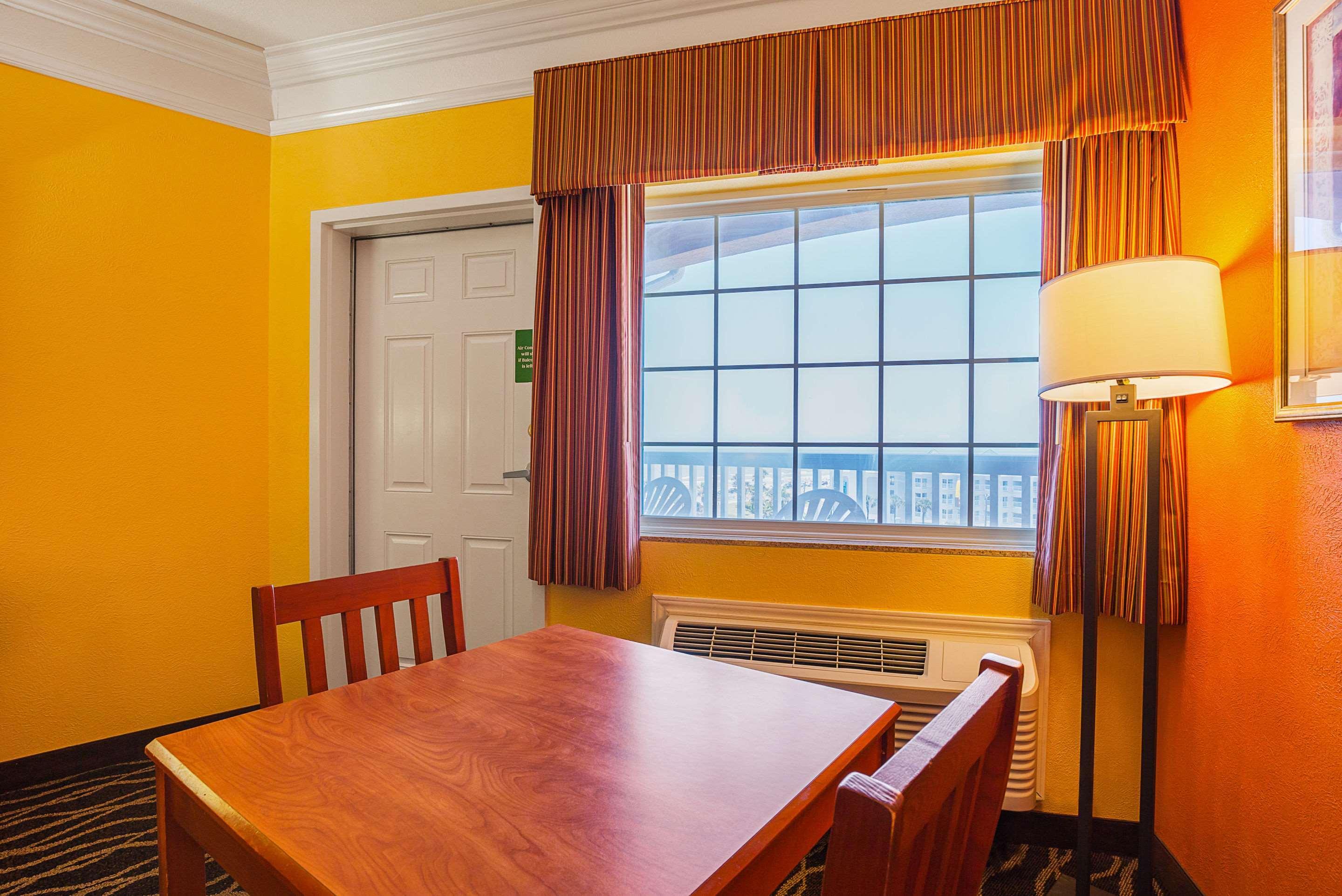 Quality Inn & Suites Galveston - Beachfront Buitenkant foto