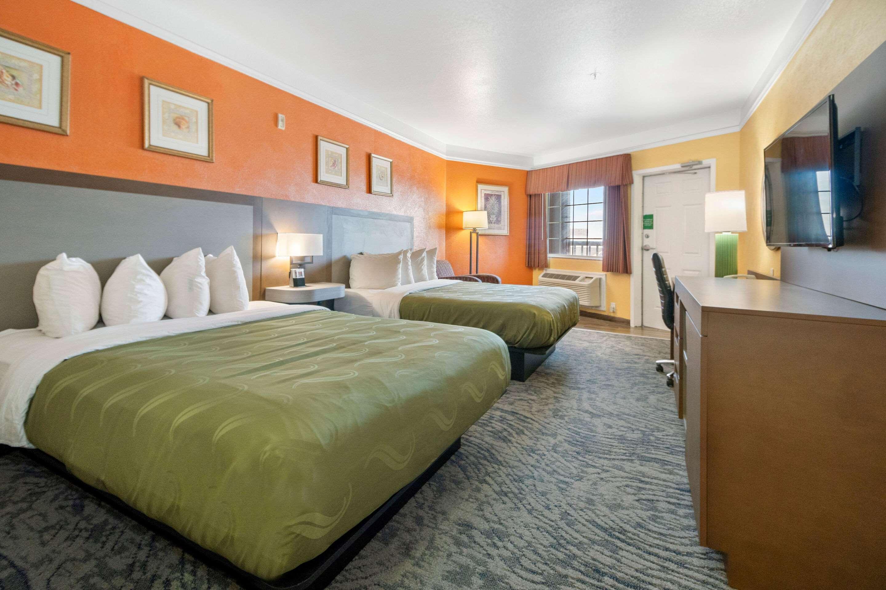 Quality Inn & Suites Galveston - Beachfront Buitenkant foto