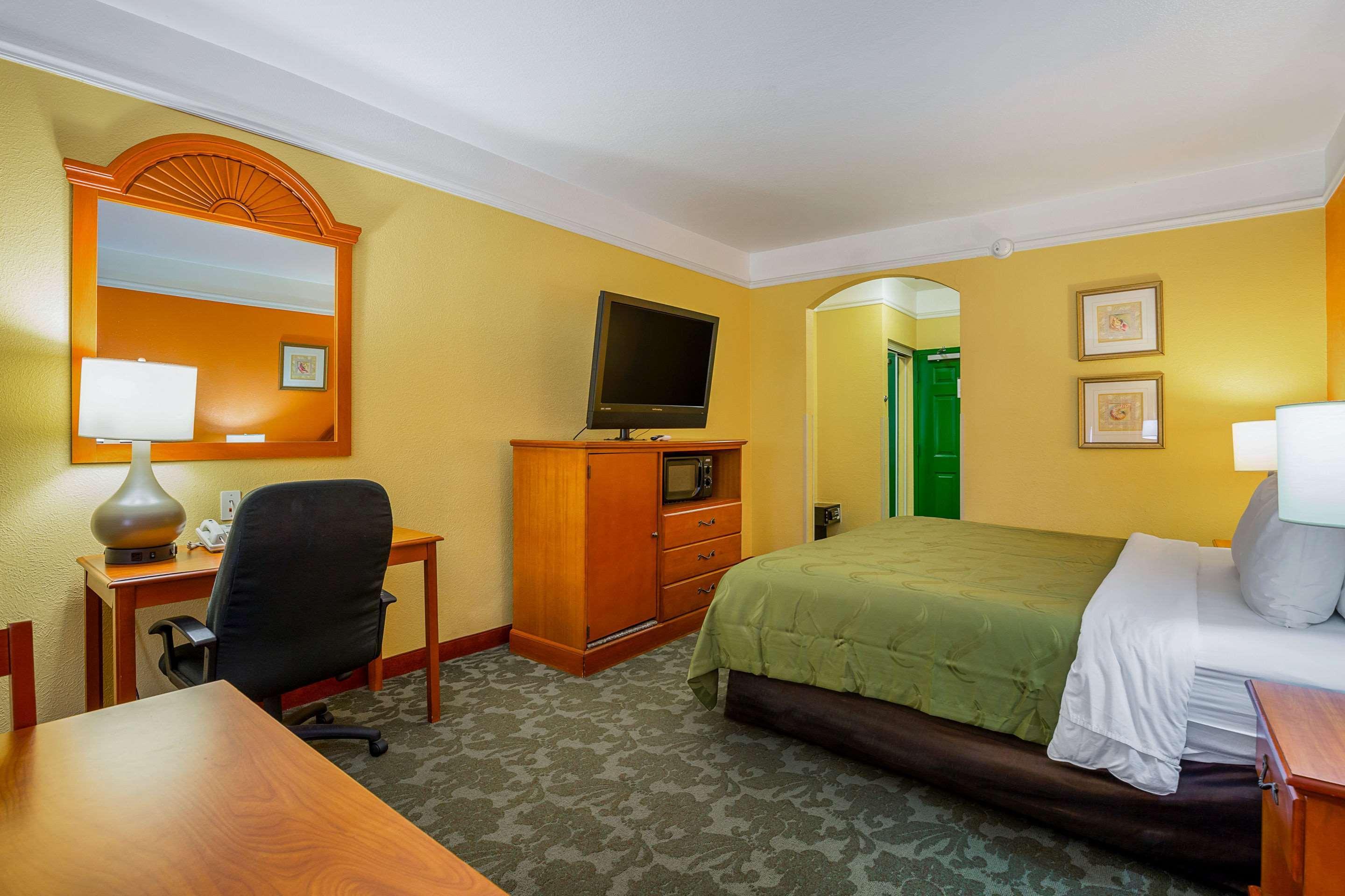 Quality Inn & Suites Galveston - Beachfront Buitenkant foto