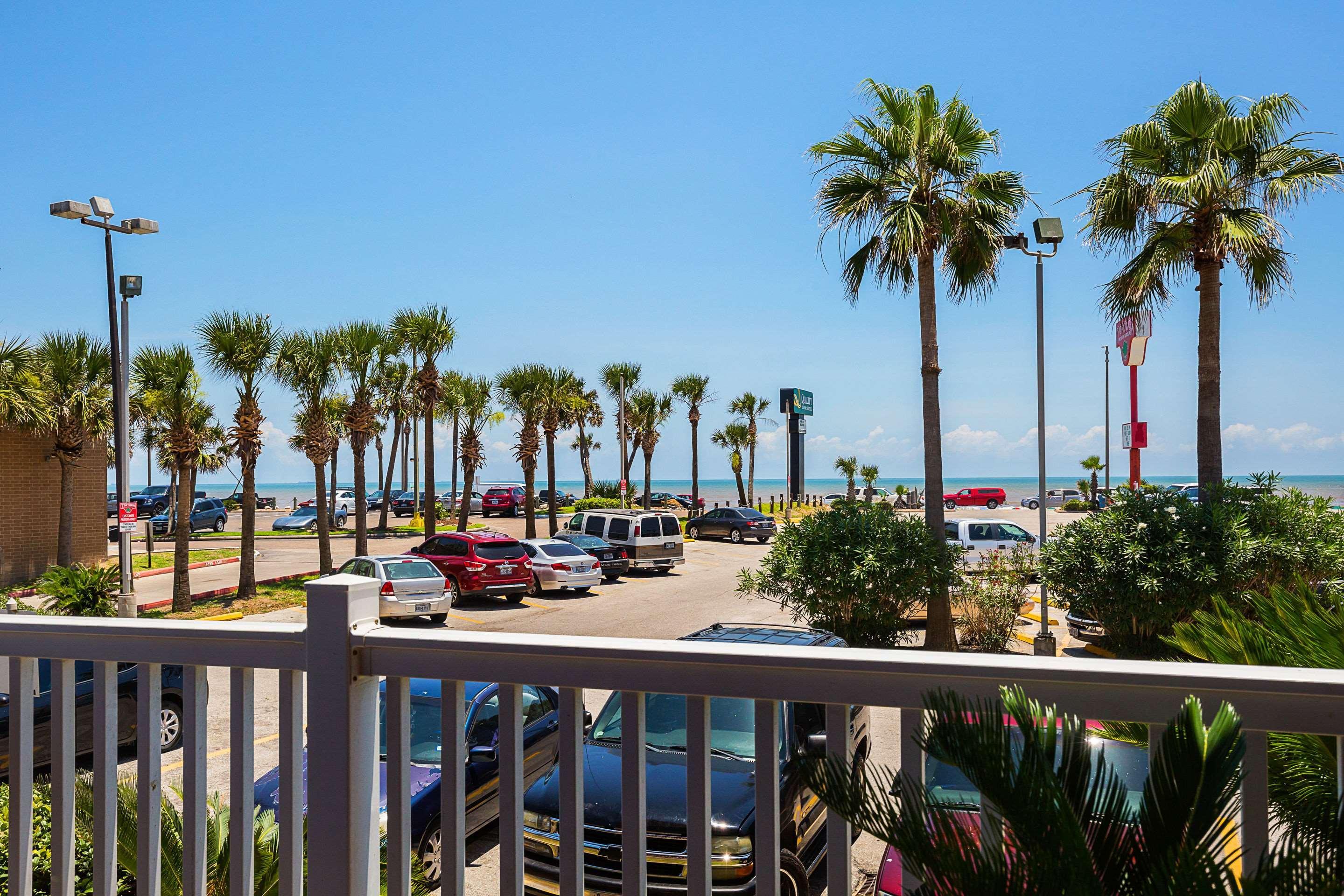 Quality Inn & Suites Galveston - Beachfront Buitenkant foto