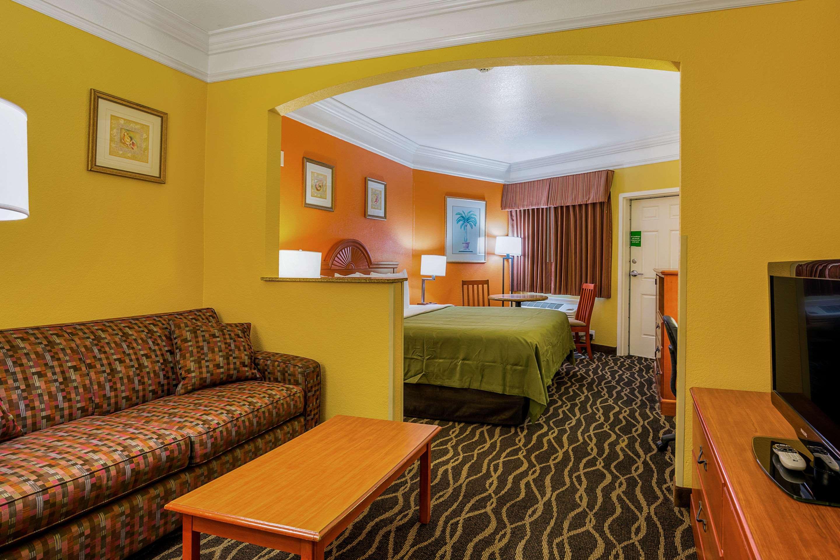 Quality Inn & Suites Galveston - Beachfront Buitenkant foto