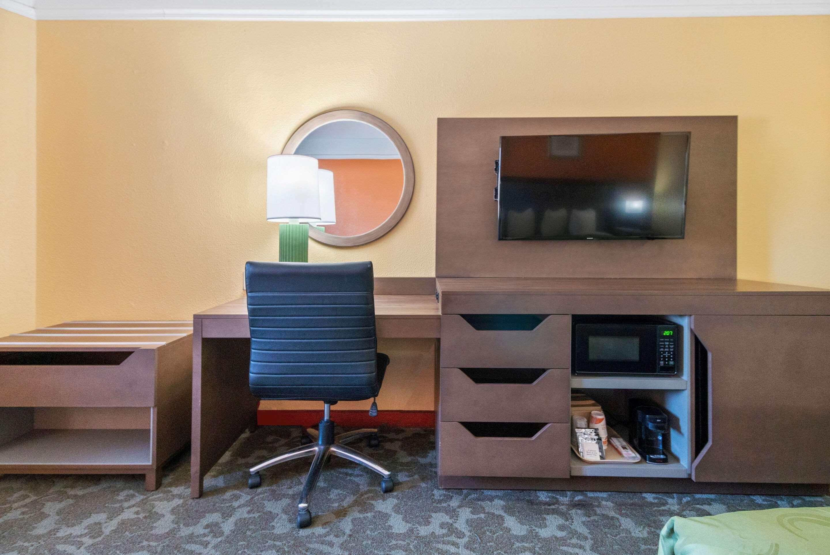 Quality Inn & Suites Galveston - Beachfront Buitenkant foto
