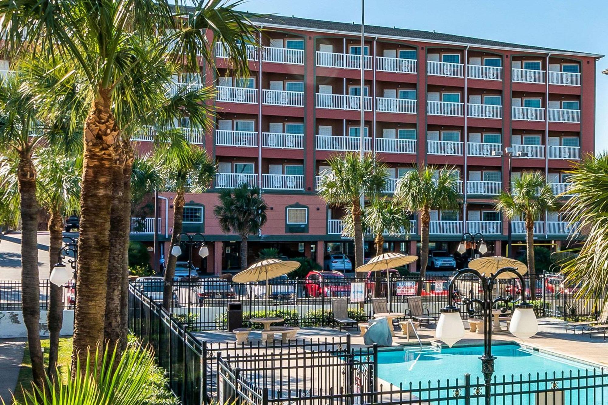 Quality Inn & Suites Galveston - Beachfront Buitenkant foto