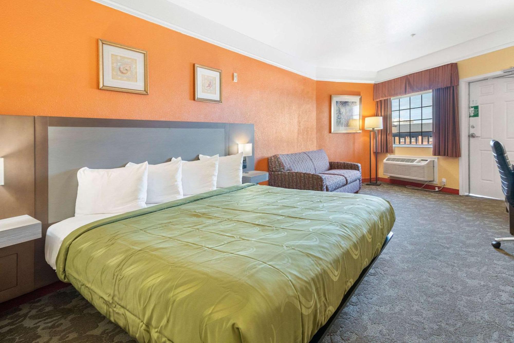 Quality Inn & Suites Galveston - Beachfront Buitenkant foto